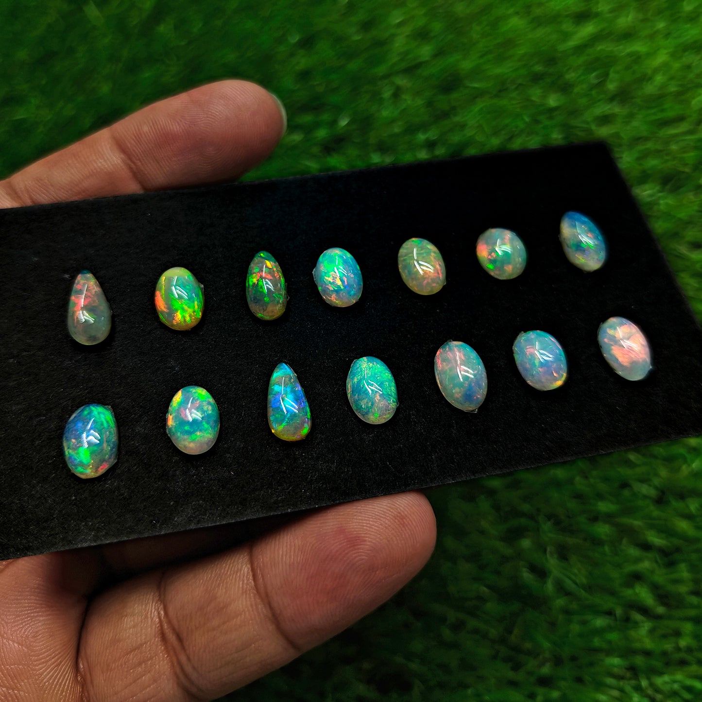 10x14mm - 12x13mm Aurora Opal Doublet Evil Eye Trilliant Form Schnitzerei zur Schmuckherstellung AA Grade Lose Edelstein - Einzelstück