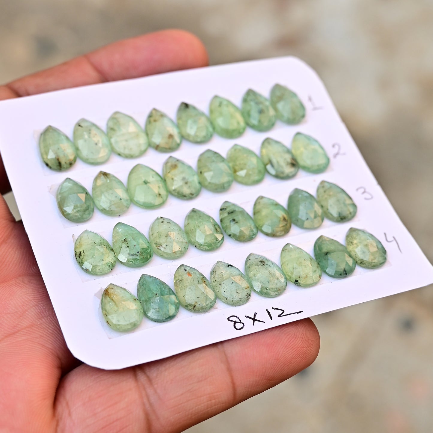 53,5 ct grüner Kyanit, glatter Cabochon, 9 x 7 mm – 8 x 16 mm, gemischte Form, Edelstein der Güteklasse AA, Paket, insgesamt 11 Stück