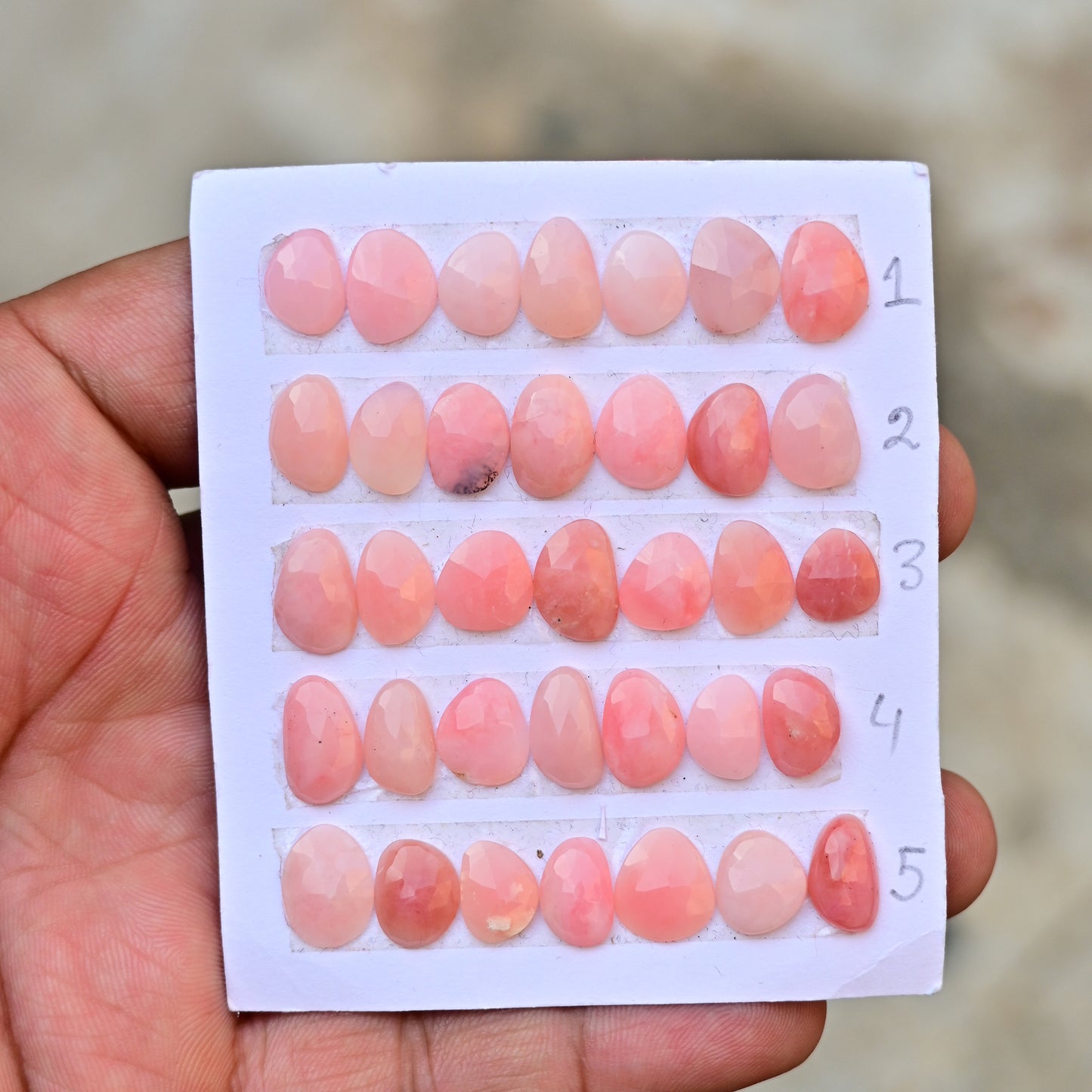 26,3 ct peruanischer rosa Opal im Rosenschliff, Cabochon, 11 x 15 mm – 12 x 14 mm, Edelsteinpaket der Güteklasse AA, insgesamt 8 Stück