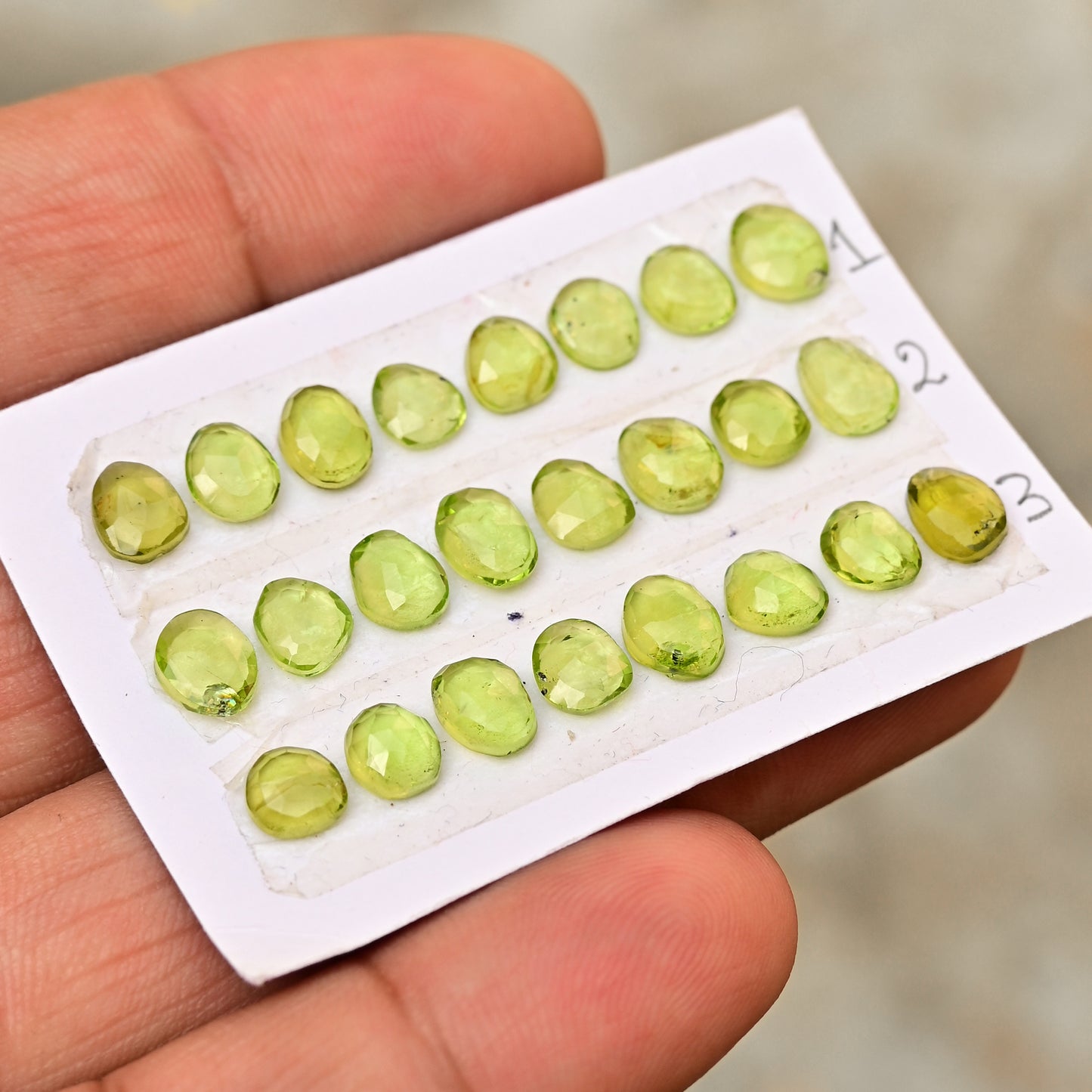 14,2 ct Peridot glatter Cabochon 7 x 7 mm – 6 x 6 mm runde Form AA-Grade-Edelstein-Paket – insgesamt 10 Stück