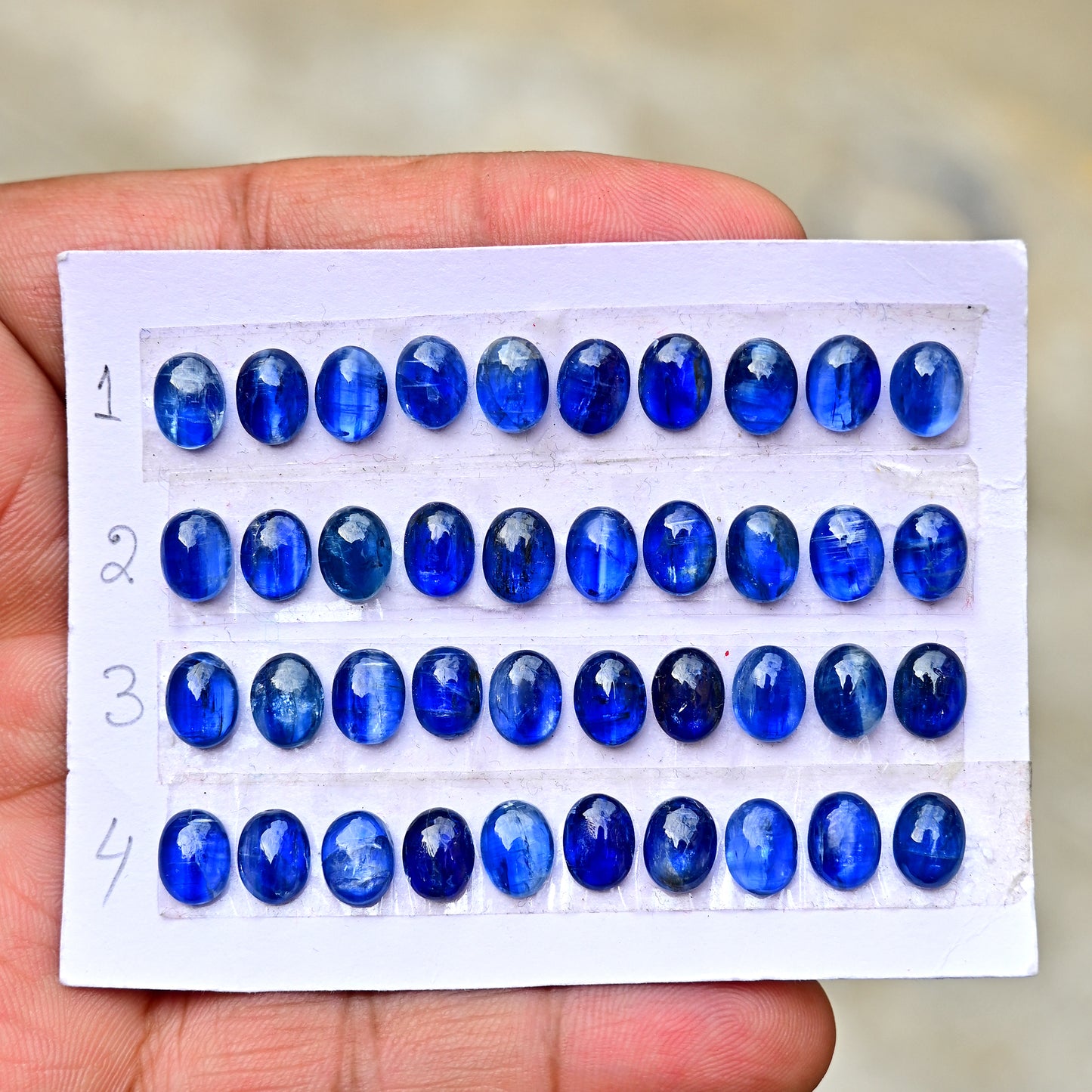 25,9 ct. Blauer Kyanit im Rosenschliff, Cabochon, gemischte Form, 10 x 12 mm – 8 x 16 mm, Edelsteinpaket der Güteklasse AA, insgesamt 5 Stück