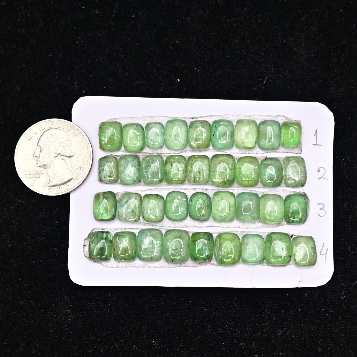 53,5 ct grüner Kyanit, glatter Cabochon, 9 x 7 mm – 8 x 16 mm, gemischte Form, Edelstein der Güteklasse AA, Paket, insgesamt 11 Stück