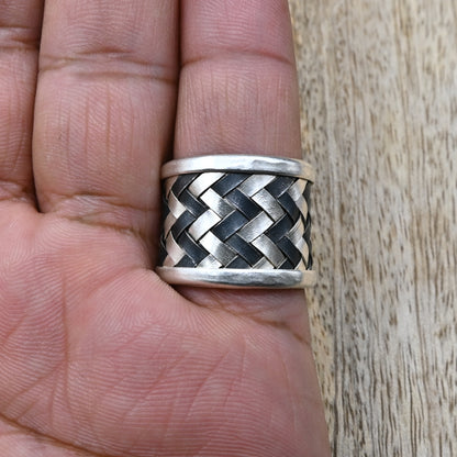 Schwarz-weißer gewellter Silberring - Sterling Silber 925 || Handgefertigter Ring