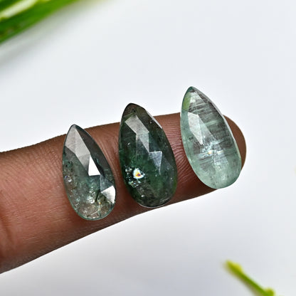 42,50 ct. Grüner Kyanit, 7 x 14 mm und 9 x 18 mm, Rosenschliff, birnenförmig, Güteklasse AA, Edelsteinpaket – insgesamt 9 Stück