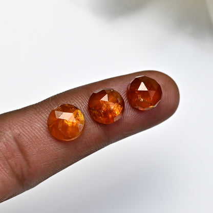 36,70 ct. Orangefarbener Kyanit im Rosenschliff, 9 mm, runde Form, Edelsteinpaket der Güteklasse AA – insgesamt 15 Stück.