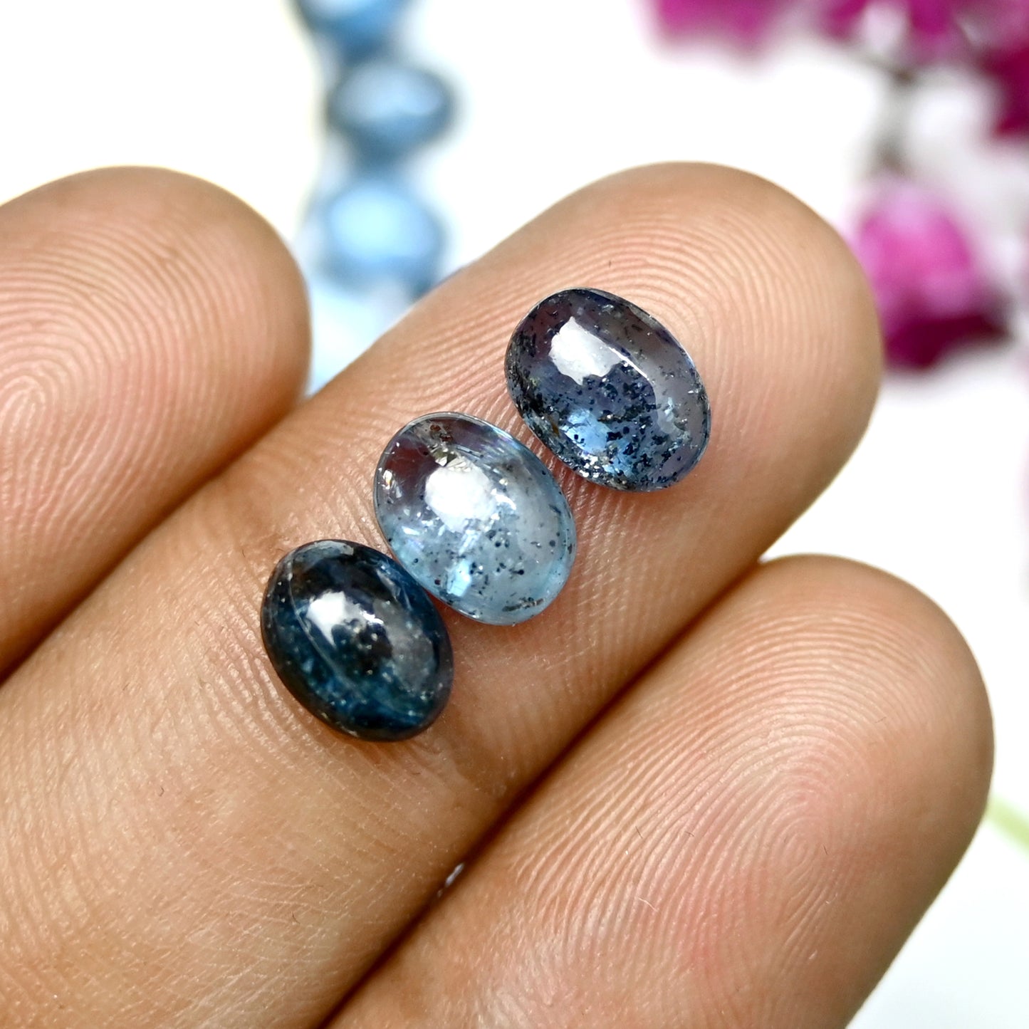 37,4 ct blaugrüner Moos-Kyanit, glatter Cabochon, 6 x 8 mm – 7 x 9 mm, ovale Form, Edelstein der Güteklasse AA, Paket – insgesamt 22 Stück