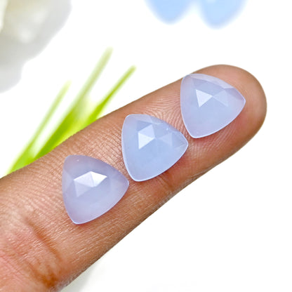 42,50 ct blauer Chalcedon im Rosenschliff, 10 x 10 mm, Trillian-Form, Edelsteinklasse AA, Paket – insgesamt 15 Stück