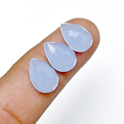 39,95 ct blauer Chalcedon im Rosenschliff, 8 x 12 mm, Tropfenform, AA-Qualität, Edelsteinpaket – insgesamt 15 Stück