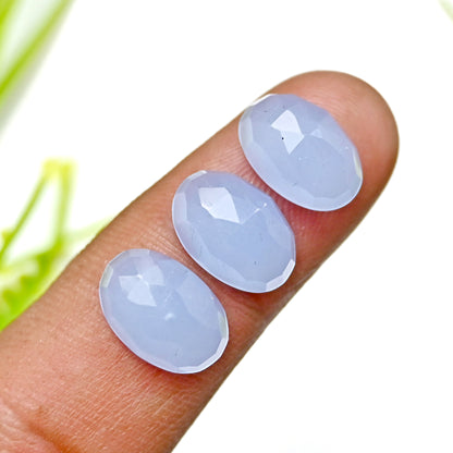 46,6 Karat blauer Chalcedon im Rosenschliff, 8 x 12 mm, ovale Form, Edelsteinklasse AA, Paket – insgesamt 15 Stück