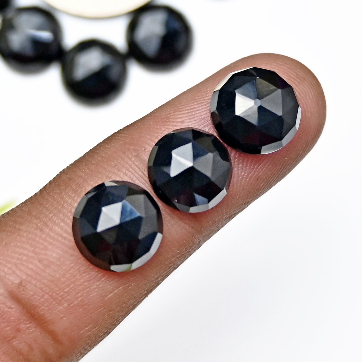 49 Karat schwarzer Onyx, Rosenschliff-Cabochon, 10 mm, runde Form, Edelsteinpaket der Güteklasse AA, insgesamt 15 Stück