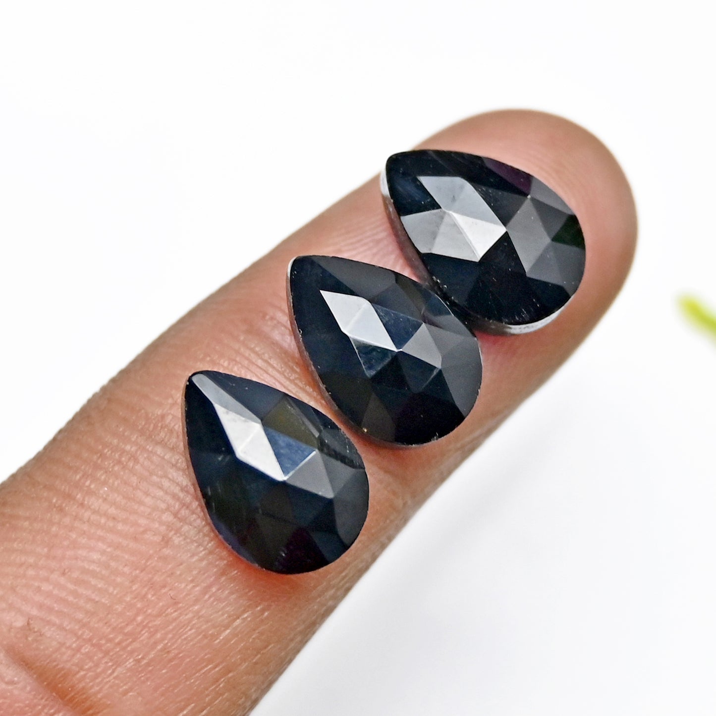 46,25 ct Schwarzer Onyx-Rosenschliff-Cabochon 8 x 12 mm, Tropfenform, Edelstein der Güteklasse AA, Paket – insgesamt 15 Stück