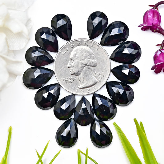 51,45 ct Schwarzer Onyx-Rosenschliff-Cabochon, 9 x 13 mm, Tropfenform, Edelsteinpaket der Güteklasse AA, insgesamt 15 Stück