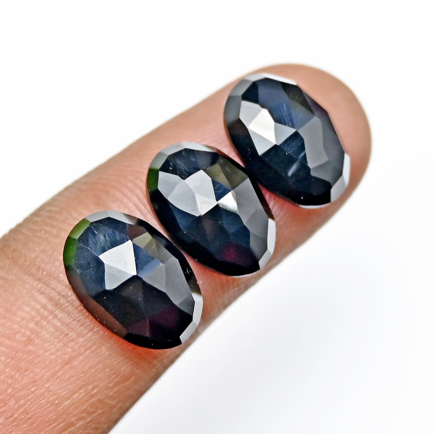 47,35 ct Schwarzer Onyx-Rosenschliff-Cabochon 8 x 12 mm, ovale Form, Edelsteinpaket der Güteklasse AA, insgesamt 15 Stück