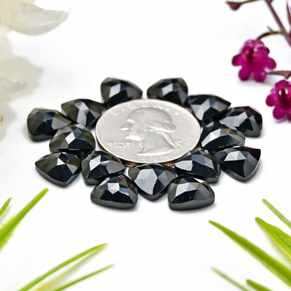 43,35 ct Schwarzer Onyx-Rosenschliff-Cabochon 10 x 10 mm Trillian-Form, Edelsteinpaket der Güteklasse AA, insgesamt 15 Stück