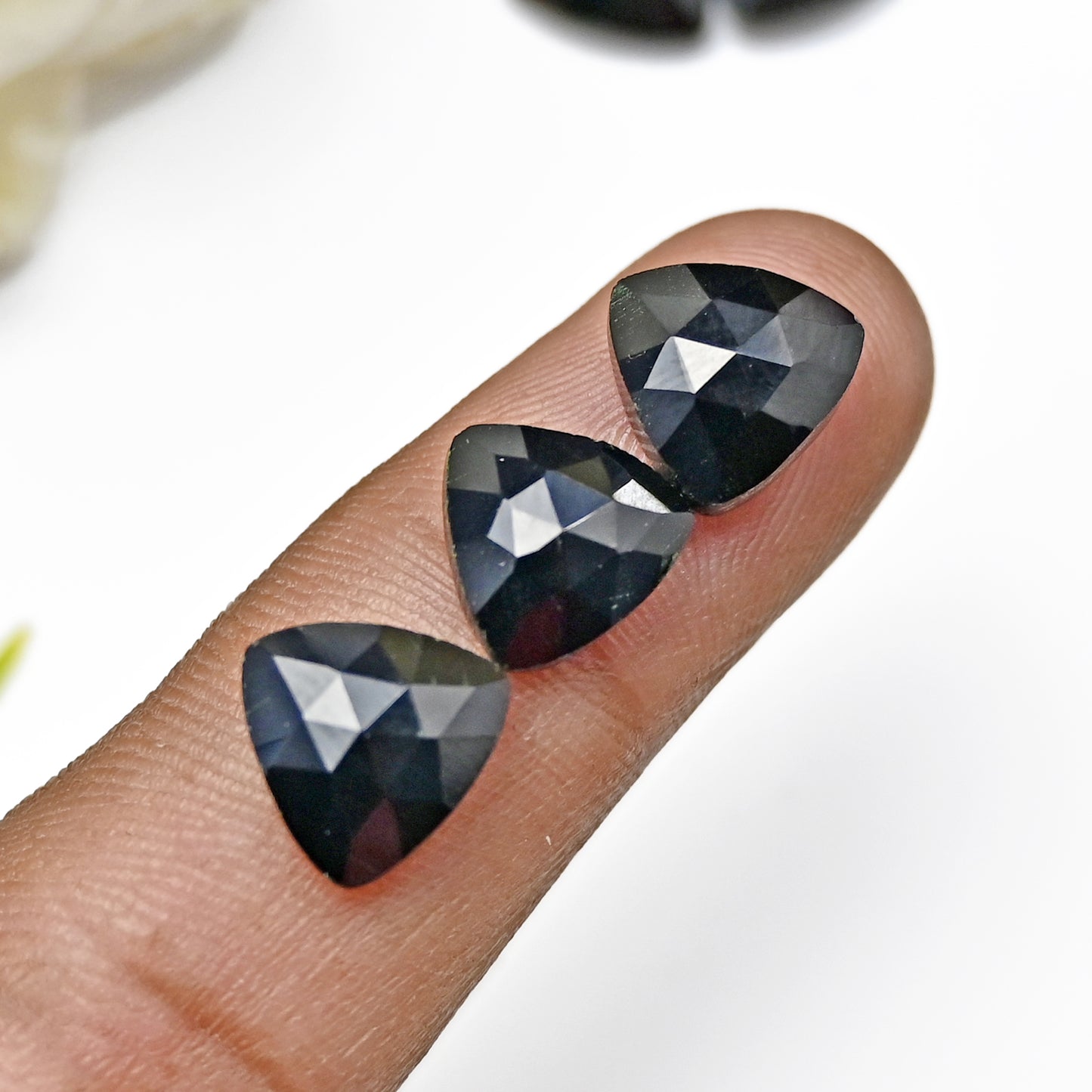 43,35 ct Schwarzer Onyx-Rosenschliff-Cabochon 10 x 10 mm Trillian-Form, Edelsteinpaket der Güteklasse AA, insgesamt 15 Stück