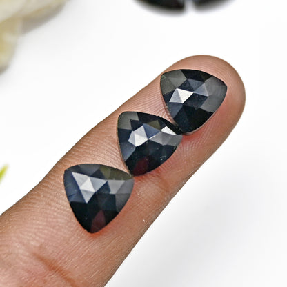 43,35 ct Schwarzer Onyx-Rosenschliff-Cabochon 10 x 10 mm Trillian-Form, Edelsteinpaket der Güteklasse AA, insgesamt 15 Stück