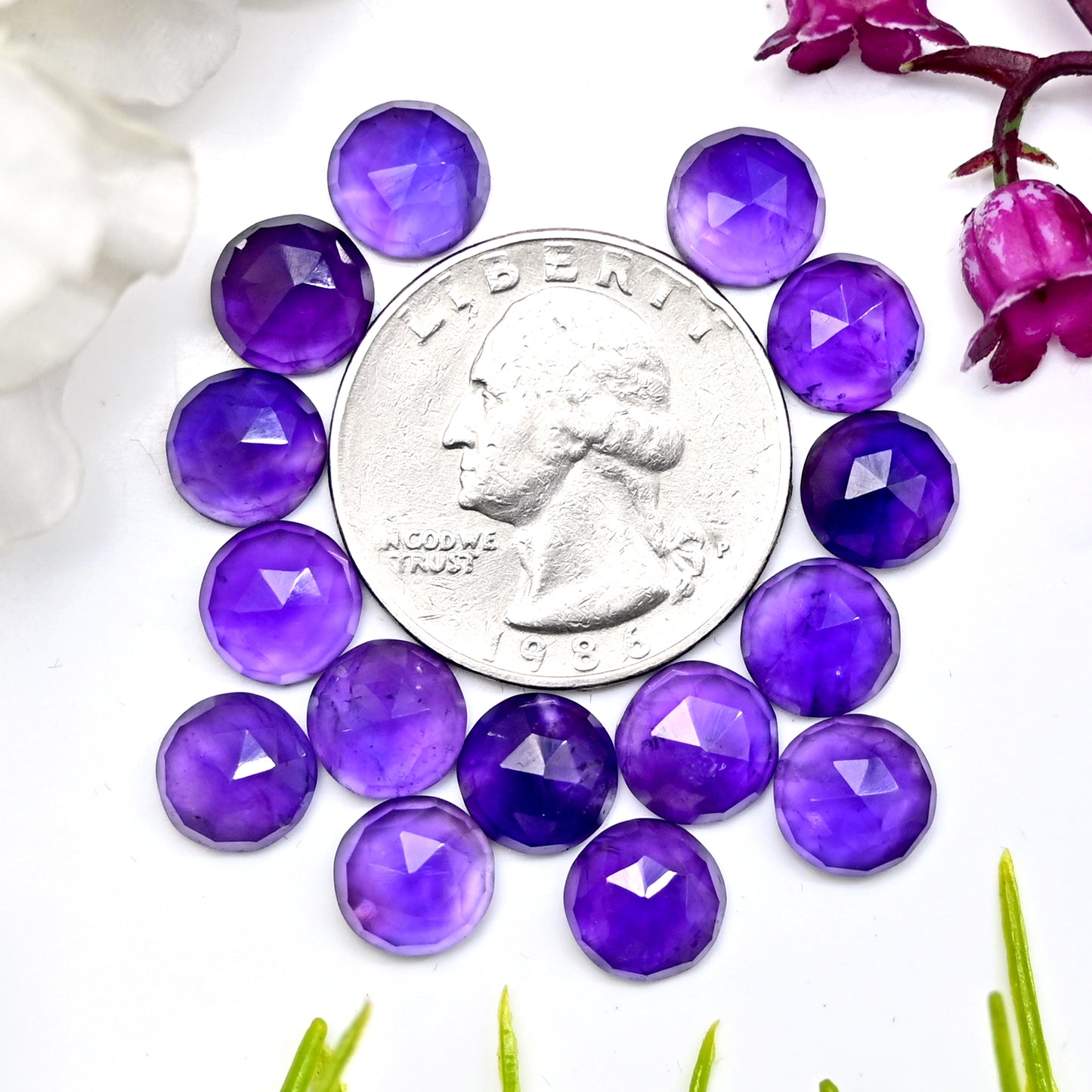 31,9 ct natürlicher Amethyst, 8 mm, kalibrierter Cabochon im Rosenschliff, runde Form, Edelsteinpaket der Güteklasse AA, insgesamt 15 Stück