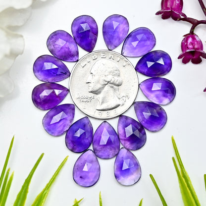 50,7 ct natürlicher Amethyst, 9 x 13 mm, kalibrierter Cabochon im Rosenschliff, Birnenform, Edelsteinklasse AA, Paket – insgesamt 15 Stück