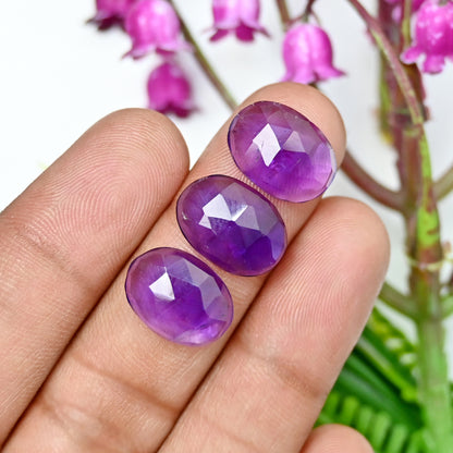 47,1 ct natürlicher Amethyst, 10 x 14 mm, kalibrierter Cabochon im Rosenschliff, ovale Form, Edelsteinpaket der Güteklasse AA, insgesamt 10 Stück