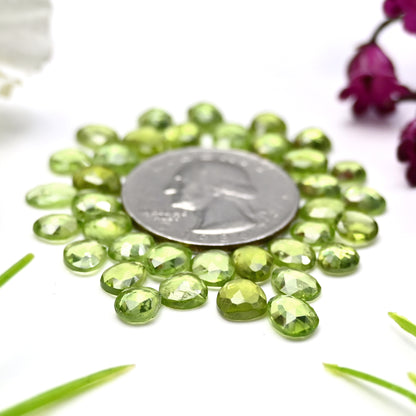 31,3 ct Peridot-Rosenschliff-Cabochon 5 x 7 mm – 6 x 8 mm, Freiform, Edelsteinpaket der Güteklasse AA, insgesamt 36 Stück