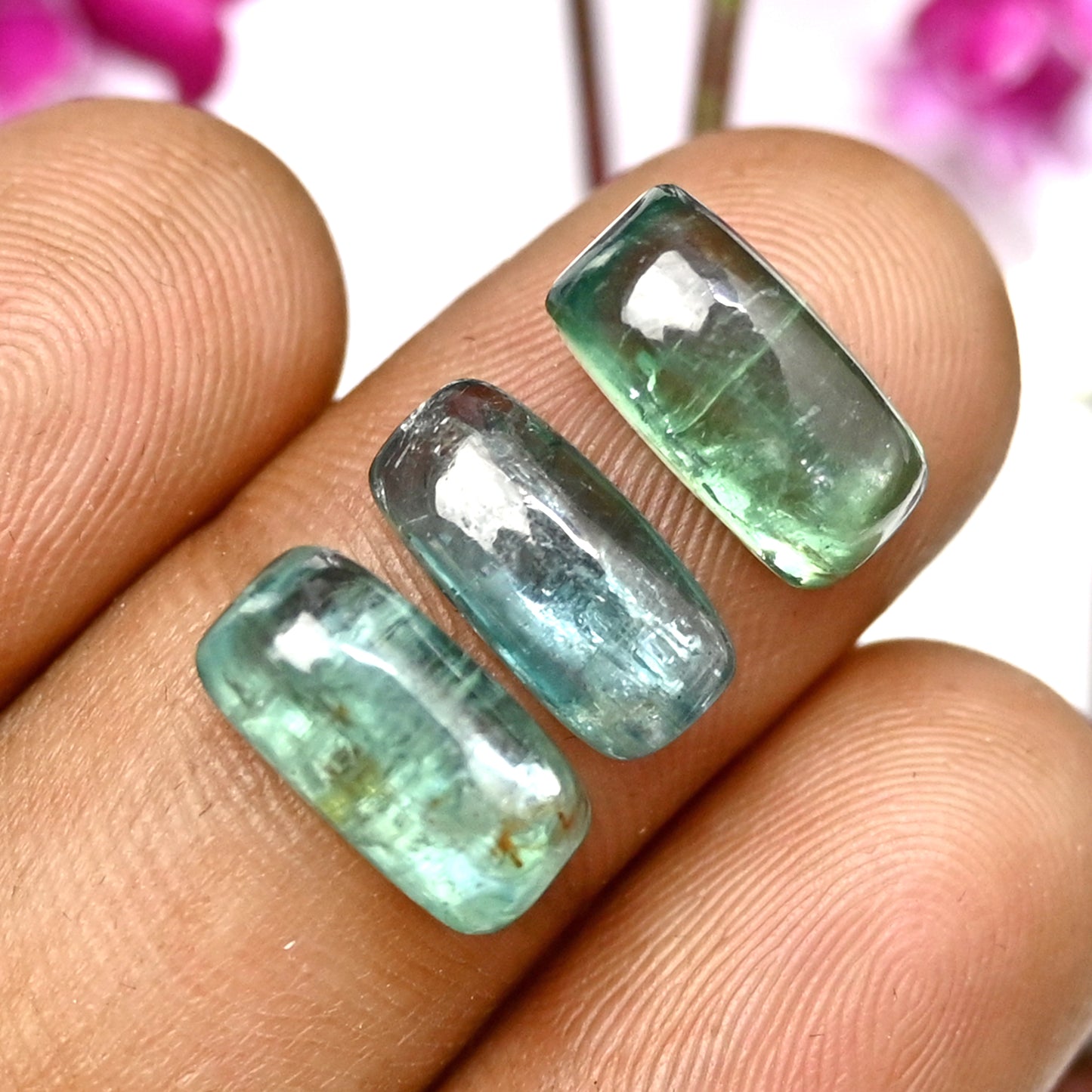 37,90 ct grüner Kyanit, 6 x 12 mm, glatter Baguette-Cabochon, Güteklasse AA, Edelsteinpaket – insgesamt 10 Stück.