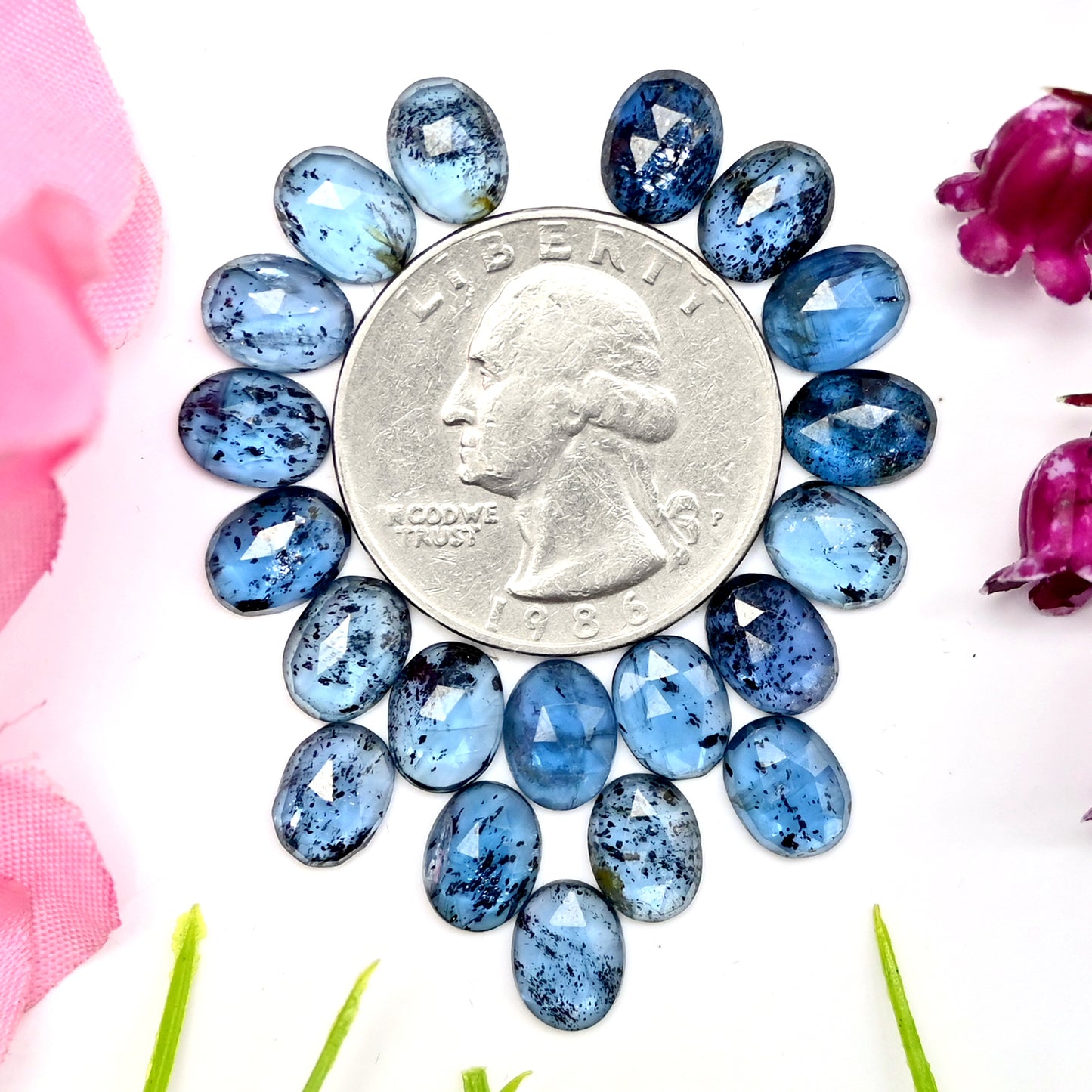 27,50 ct. Blaugrüner Moos-Kyanit, Rosenschliff, ovale Form, 6 x 8 mm, Edelsteinpaket der Güteklasse AA, insgesamt 20 Stück