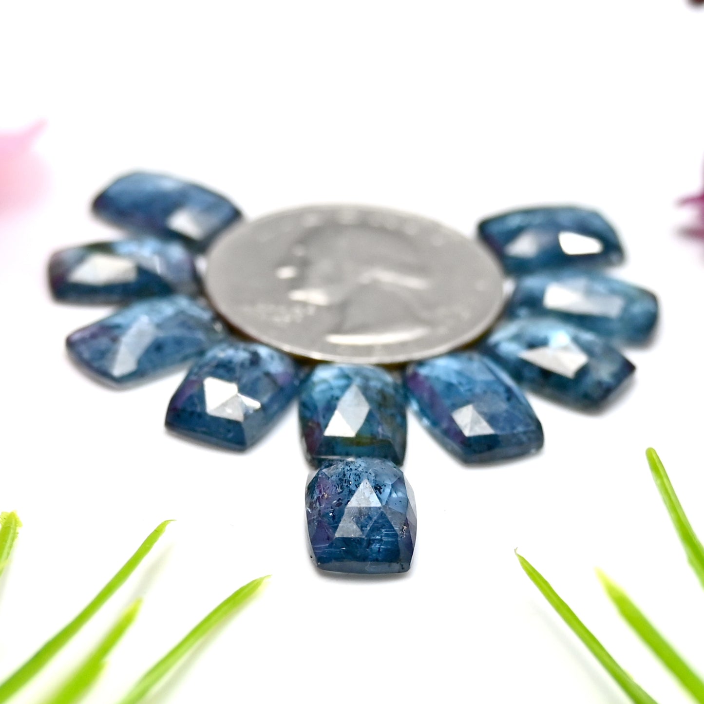 39,70 ct. Blaugrüner Moos-Kyanit, Rosenschliff, rechteckige Form, 8 x 12 mm, Edelsteinpaket der Güteklasse AA, insgesamt 10 Stück