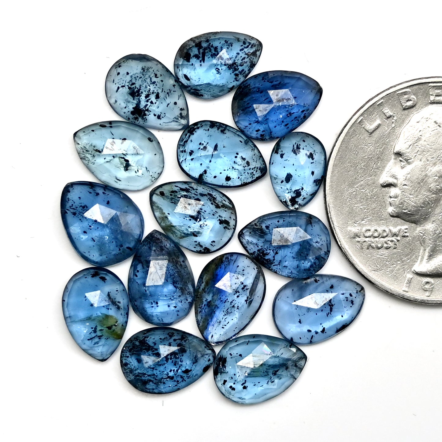 28,75 ct. Blaugrüner Moos-Kyanit, Rosenschliff, Tropfenform, 6 x 8 mm – 7 x 10 mm, Edelsteinpaket der Güteklasse AA, insgesamt 15 Stück