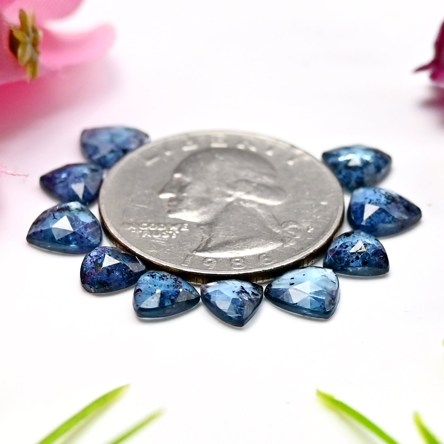 10,70 ct. Blaugrüner Moos-Kyanit im Rosenschliff, Trillian-Form, 6 mm – 7 mm, Edelsteinpaket der Güteklasse AA, insgesamt 10 Stück