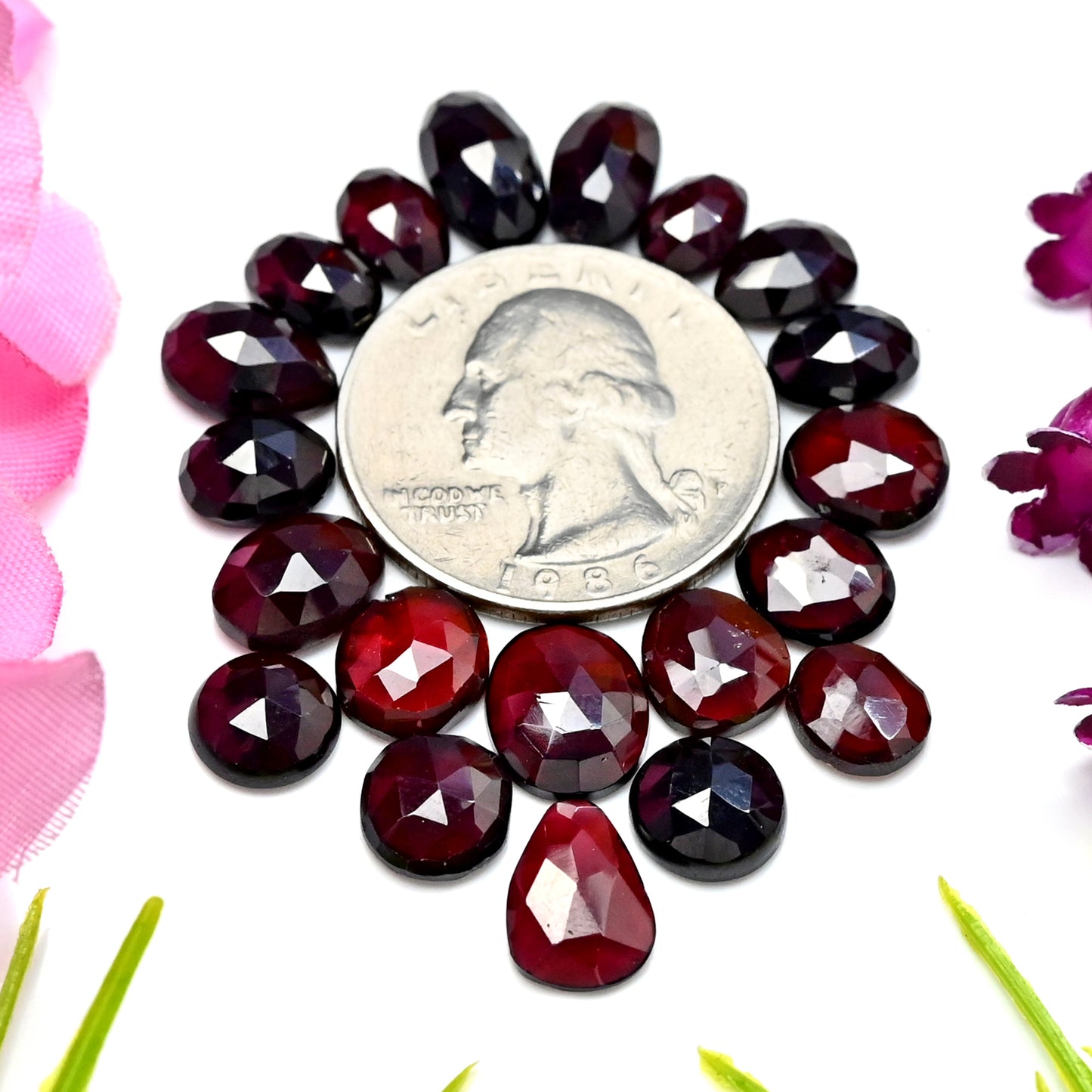 46,3 ct. Granat im Rosenschliff, 6 x 11 – 8 x 10 mm, Cabochon zur Schmuckherstellung, freie Form, Edelstein der Güteklasse AA, Paket – insgesamt 20 Stück