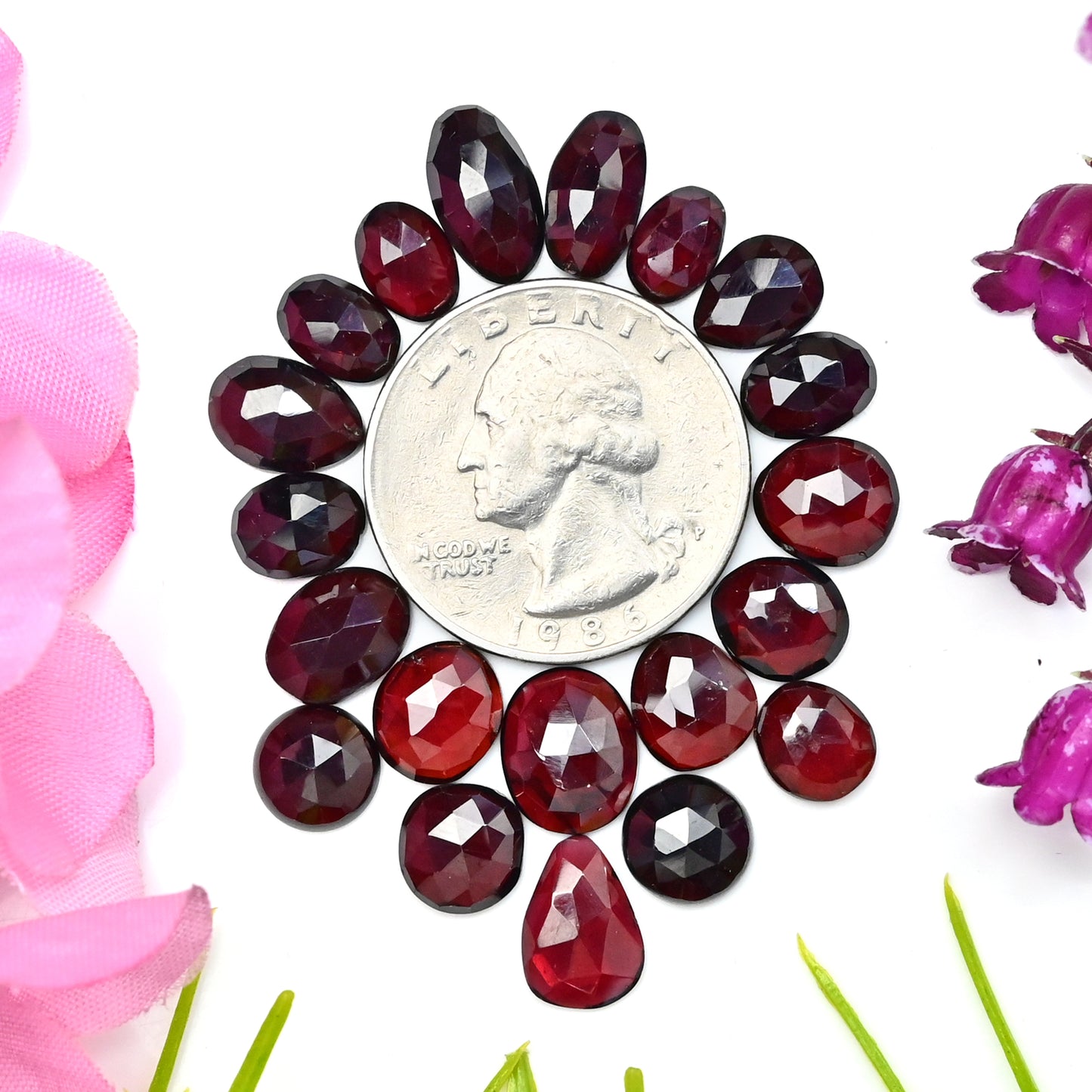 46,3 ct. Granat im Rosenschliff, 6 x 11 – 8 x 10 mm, Cabochon zur Schmuckherstellung, freie Form, Edelstein der Güteklasse AA, Paket – insgesamt 20 Stück