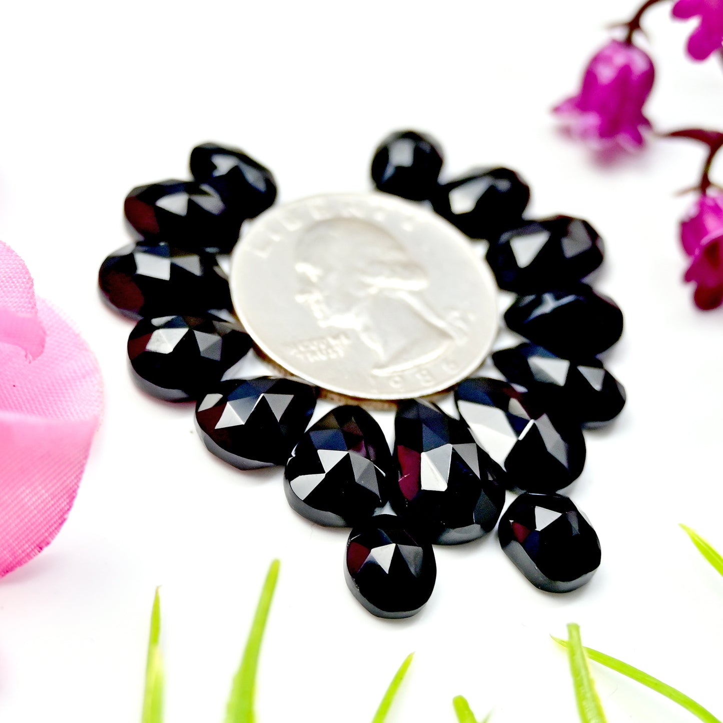 41,90 ct Schwarzer Onyx-Rosenschliff-Cabochon 7 x 10 mm – 9 x 14 mm, Edelsteinpaket der Güteklasse AA, insgesamt 15 Stück