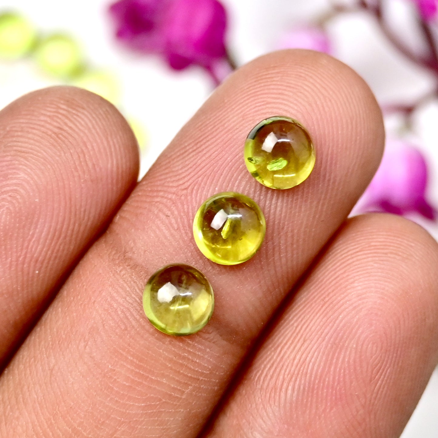 18cts Peridot Smooth Cabochon 5x5mm - 6X6mm Round Shape AA Grade Gemstone Parcel - Total 20 Pcs