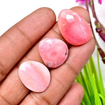 45,3 ct rosa Opal im Rosenschliff, Cabochon, 19 x 25 mm – 16 x 20 mm, Edelsteinpaket der Güteklasse AA, insgesamt 5 Stück