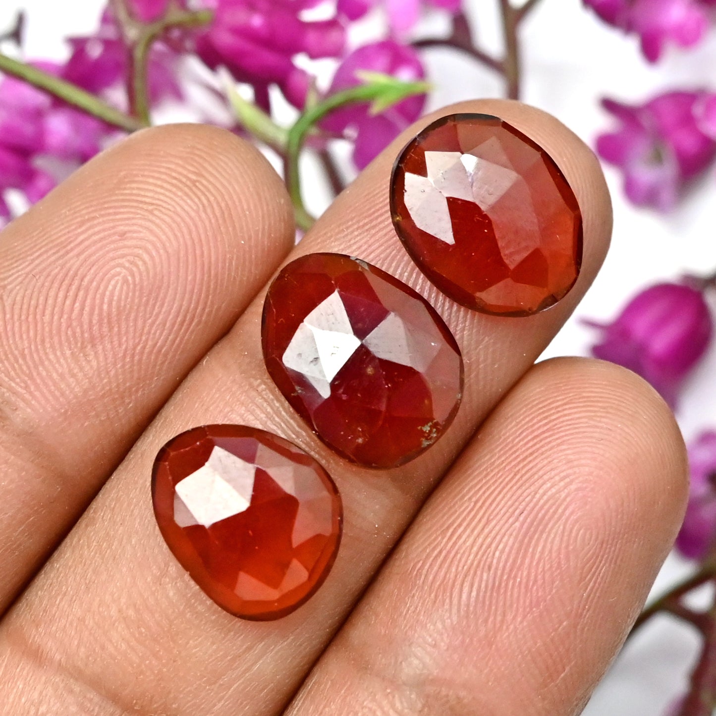 42,20 ct natürlicher Hessonit 10 x 13 mm – 9 x 11 mm Granat-Cabochon im Rosenschliff, Freiform, Edelsteinpaket der Güteklasse AA, insgesamt 10 Stück