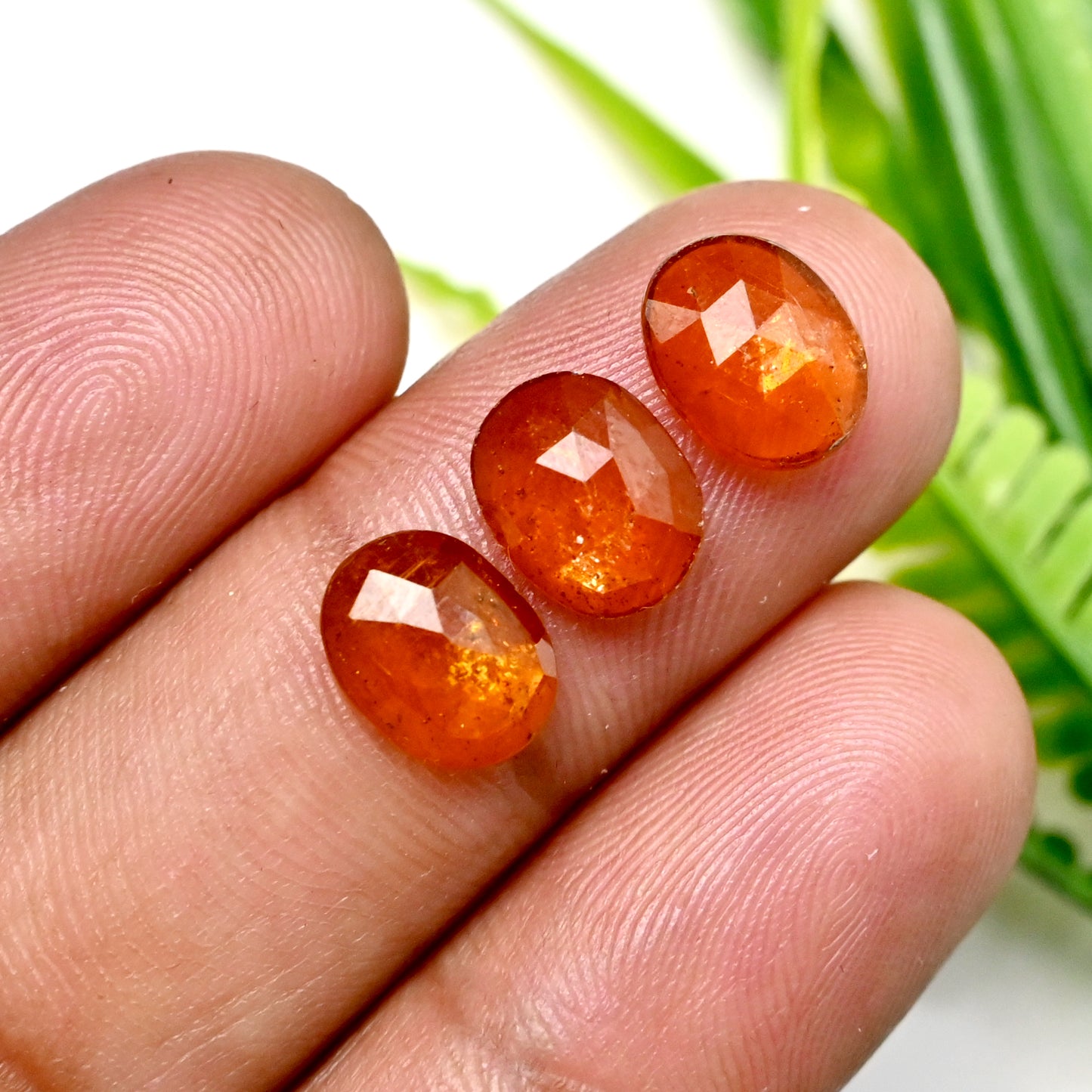 26,5 ct. Orangefarbener Kyanit im Rosenschliff, 7 x 9 mm, ovale Form, Edelstein der Güteklasse AA, Paket – insgesamt 15 Stück