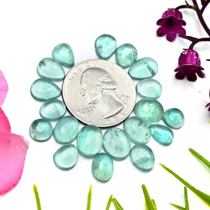 49,65 ct grüner Fluorit, glatter Cabochon, 6 x 9 mm – 8 x 10 mm, Edelsteinpaket der Güteklasse AA, insgesamt 19 Stück