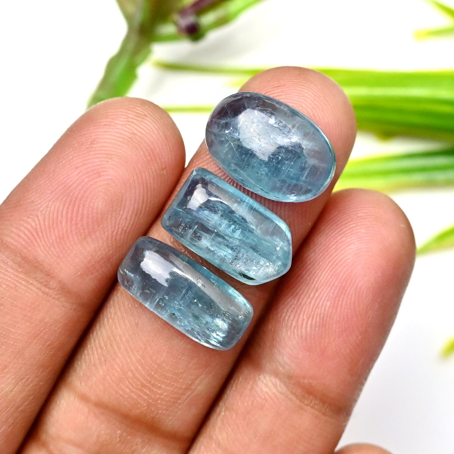 45 Karat. Paraiba Aqua Kyanit 11 x 17 mm – 7 x 15 mm glatte Cabochons, Edelsteinpaket der Güteklasse AA – insgesamt 6 Stück