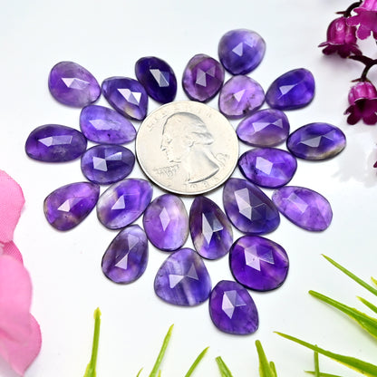 87,45 ct natürlicher Amethyst 10 x 14 mm – 9 x 13 mm Rosenschliff-Cabochon, freie Form, Edelsteinpaket der Güteklasse AA, insgesamt 23 Stück