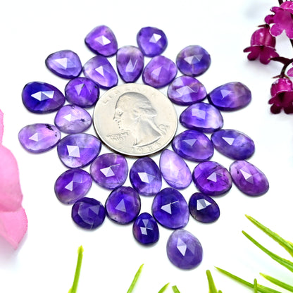 85,2 ct natürlicher Amethyst 7 x 9 mm – 9 x 13 mm Rosenschliff-Cabochon, freie Form, Edelsteinpaket der Güteklasse AA, insgesamt 29 Stück