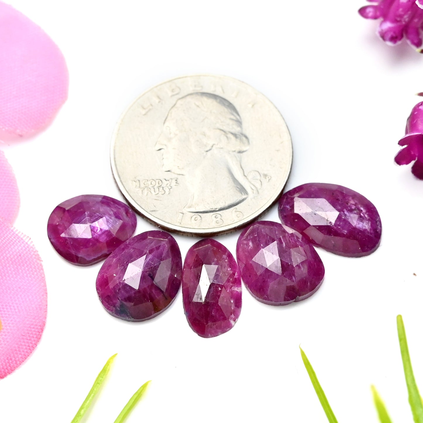 19,8 ct natürlicher afrikanischer Rubin im Rosenschliff, Cabochon, 9 x 14 mm – 10 x 12 mm, Edelsteinpaket der Güteklasse AA, insgesamt 5 Stück