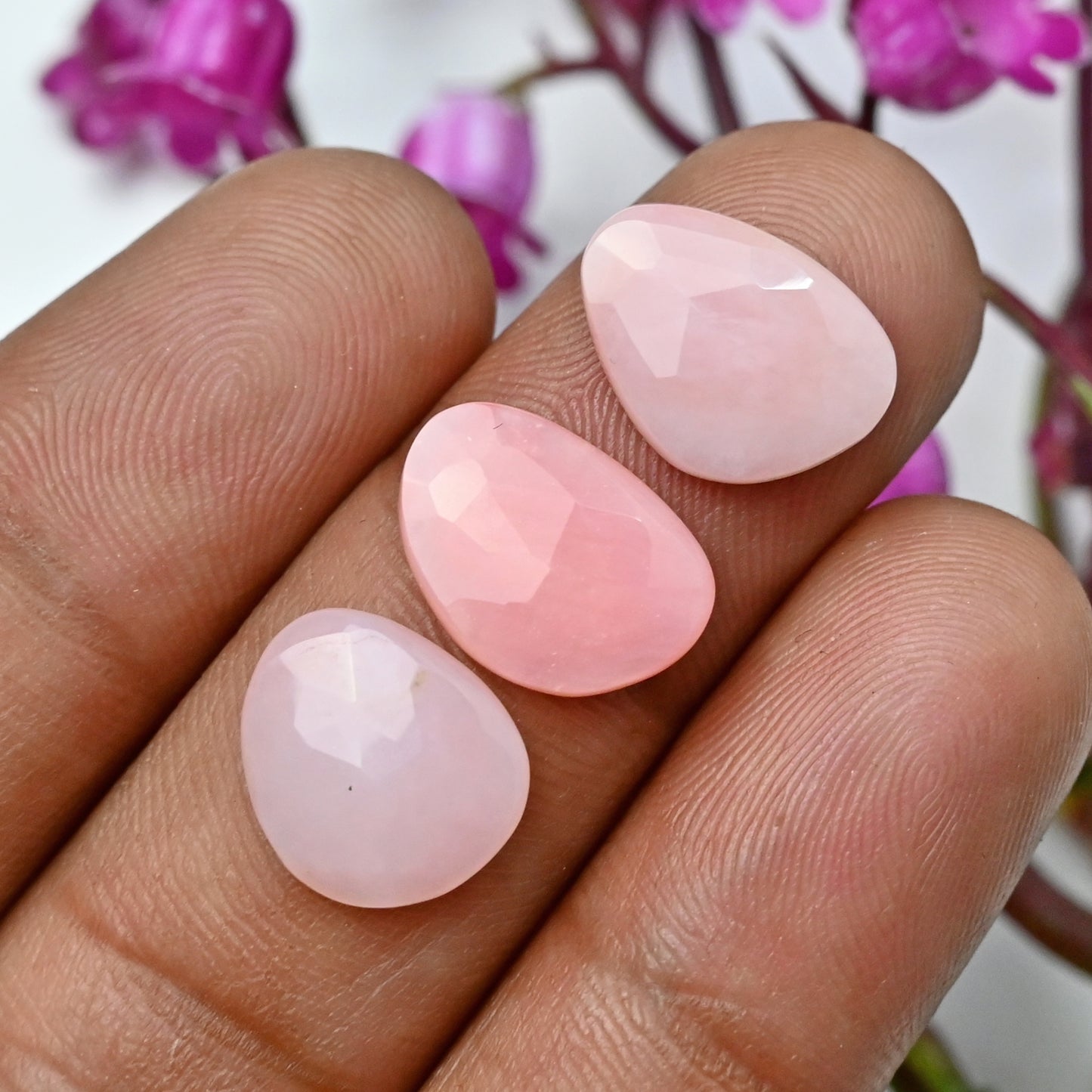 27,40 ct Rosa Opal im Rosenschliff, Cabochon, 14 x 11 mm – 12 x 9 mm, Edelsteinpaket der Güteklasse AA, insgesamt 12 Stück