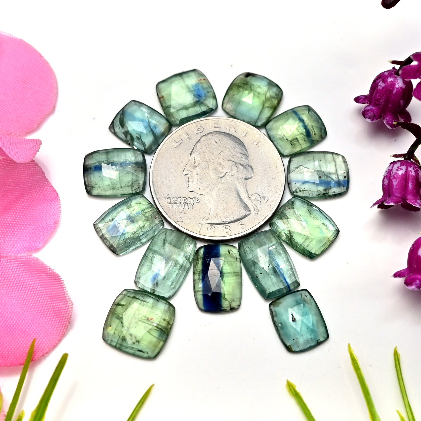 42,95 ct Smaragd Bio Grüner Kyanit Rosenschliff Cabochon 8x12mm - 9x11mm Rechteckform AA Qualität Edelsteinpaket - Insgesamt 13 Stück