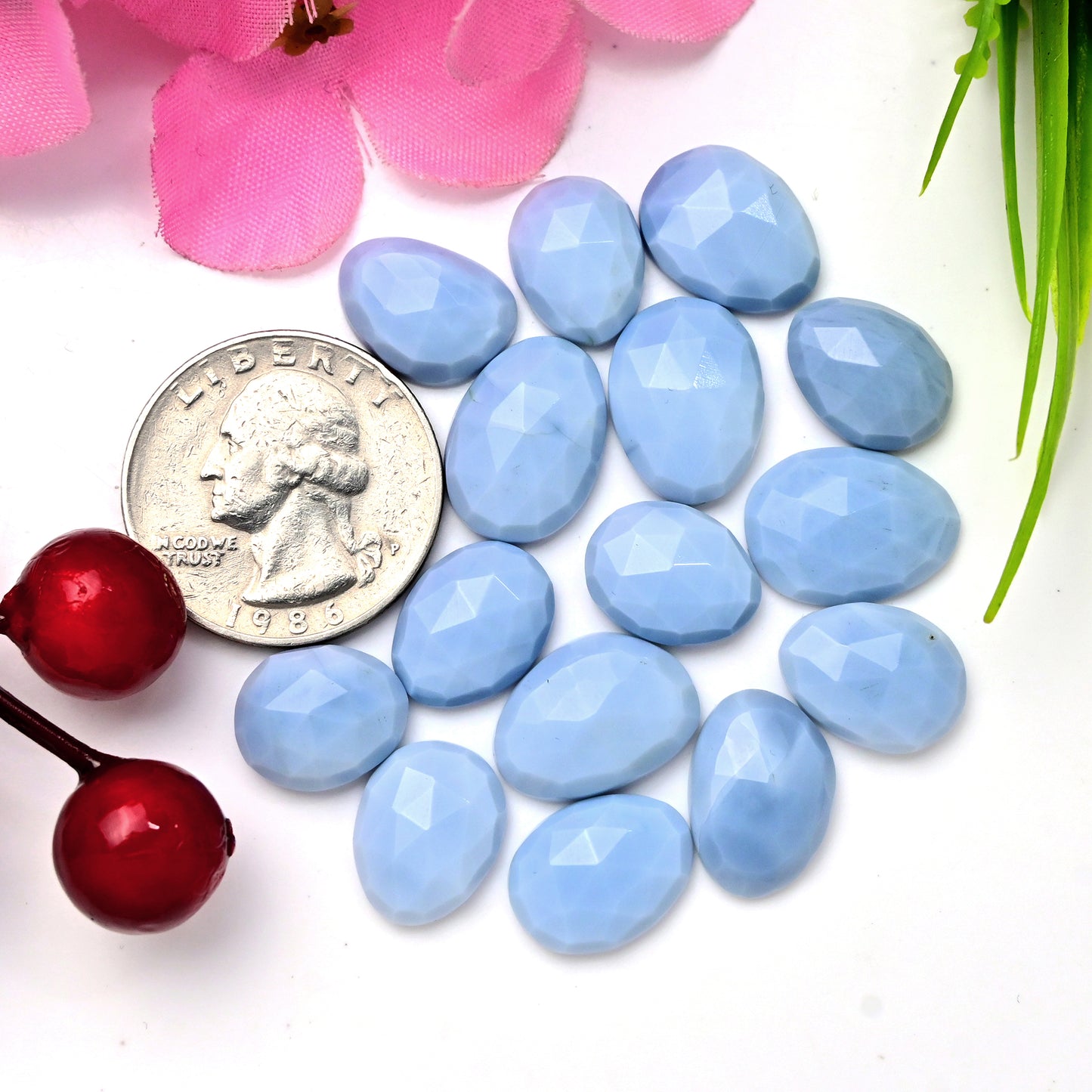 66,3 ct Owyhee Blauer Opal im Rosenschliff, Cabochons, 10 x 13 mm – 12 x 16 mm, Freiform, Edelsteinpaket der Güteklasse AA, insgesamt 15 Stück