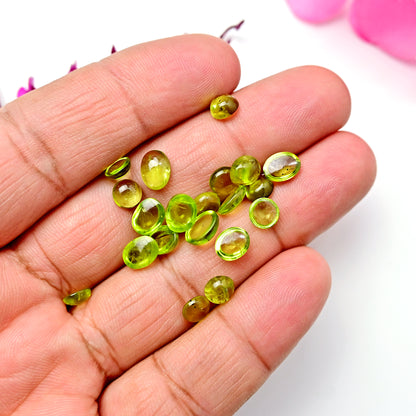 18 Karat Peridot, glatter Cabochon, 5 x 5 mm – 6 x 6 mm, runde Form, Edelsteinklasse AA, Paket – insgesamt 20 Stück