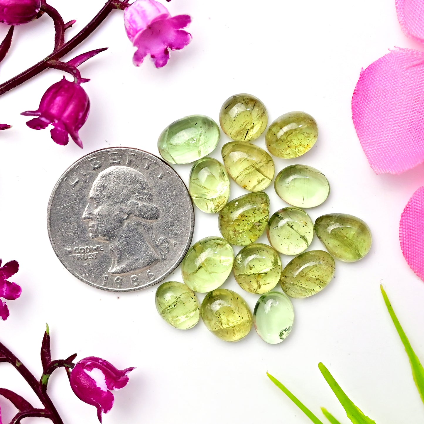 18 Karat Peridot, glatter Cabochon, 5 x 5 mm – 6 x 6 mm, runde Form, Edelsteinklasse AA, Paket – insgesamt 20 Stück