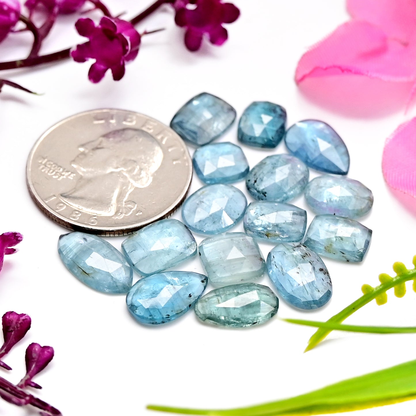 35,45 ct. Aquamarin-Kyanit, 6 x 12 mm, Rosenschliff, Baguetteform, Edelsteinklasse AA, Paket – insgesamt 15 Stück.