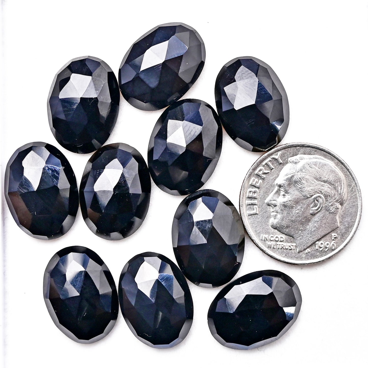 41,90 ct Schwarzer Onyx-Rosenschliff-Cabochon 7 x 10 mm – 9 x 14 mm, Edelsteinpaket der Güteklasse AA, insgesamt 15 Stück