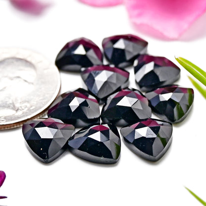 41,90 ct Schwarzer Onyx-Rosenschliff-Cabochon 7 x 10 mm – 9 x 14 mm, Edelsteinpaket der Güteklasse AA, insgesamt 15 Stück