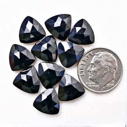 41,90 ct Schwarzer Onyx-Rosenschliff-Cabochon 7 x 10 mm – 9 x 14 mm, Edelsteinpaket der Güteklasse AA, insgesamt 15 Stück